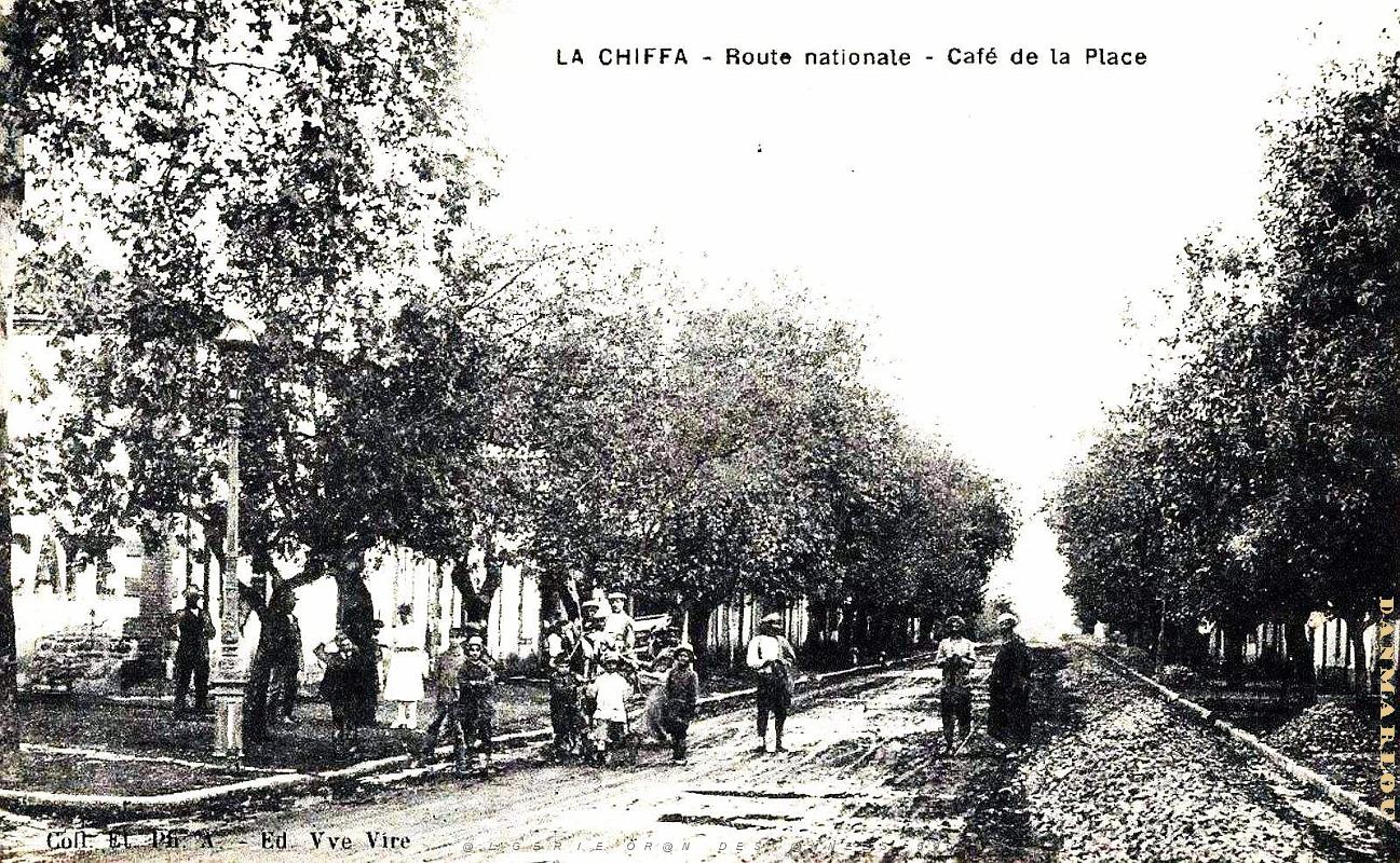 2378- La Chiffa - Route Nationale - Cafe de la Place.jpg